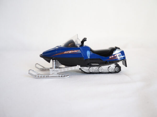 Snowscooter with voice, battery included - Image 3